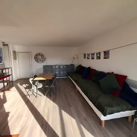 Apartamento : T2 Calme Avec Balcon, Proche Et Centre, Parking Inclus - Fr-1-319-589 *